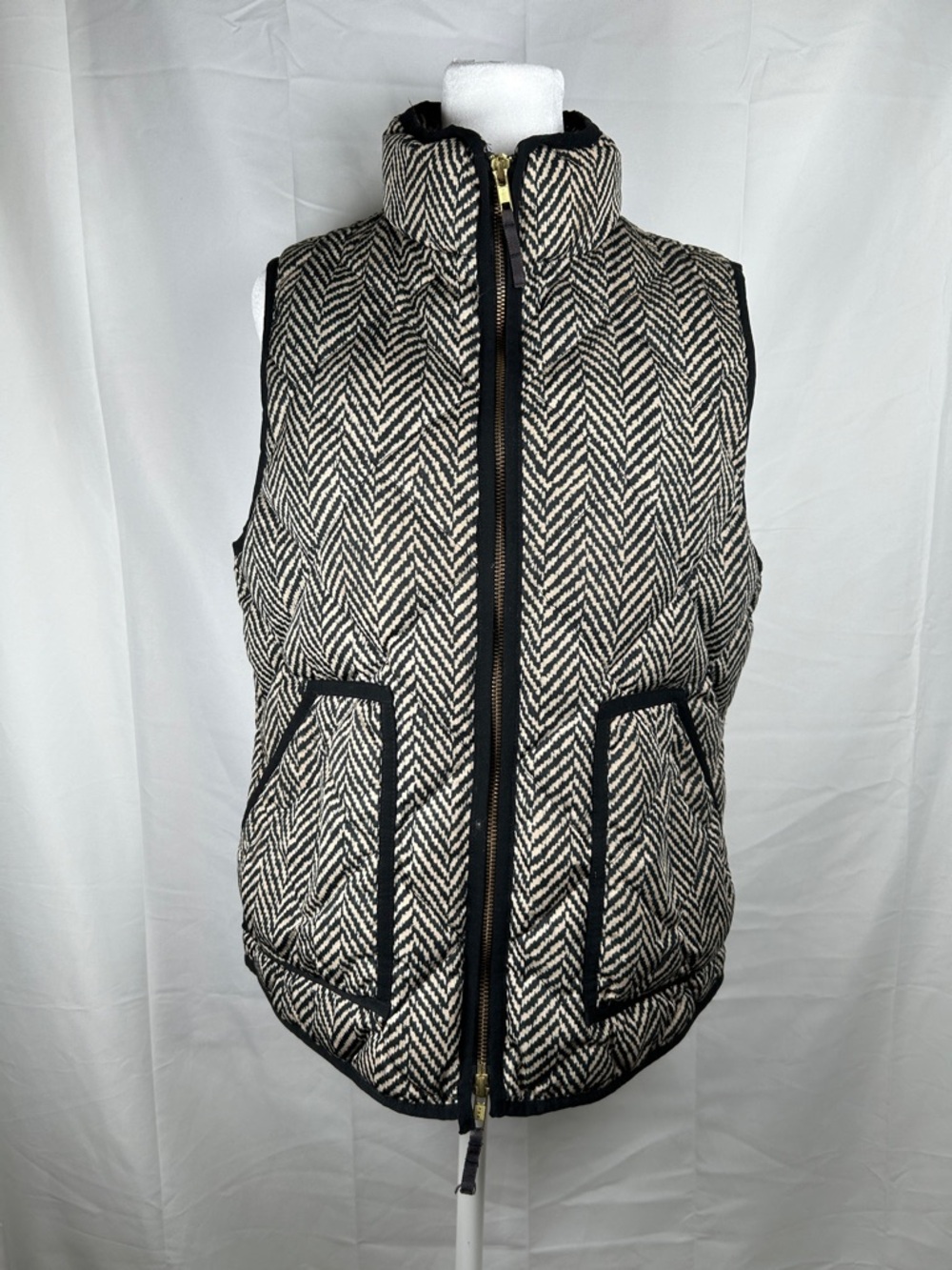 J Crew Excursion Puffer Down Vest Medium Herringbone Quilted Black Cream